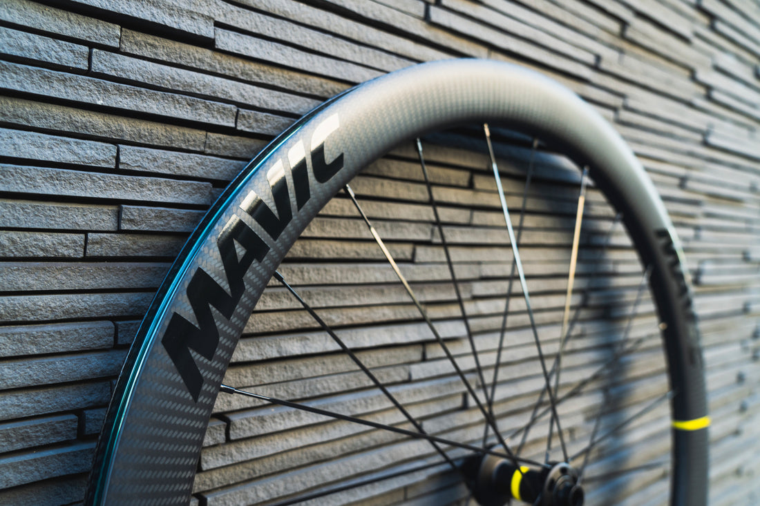 Cosmic Carbon Custom Lines BLACK ロゴカスタムモデル限定発売