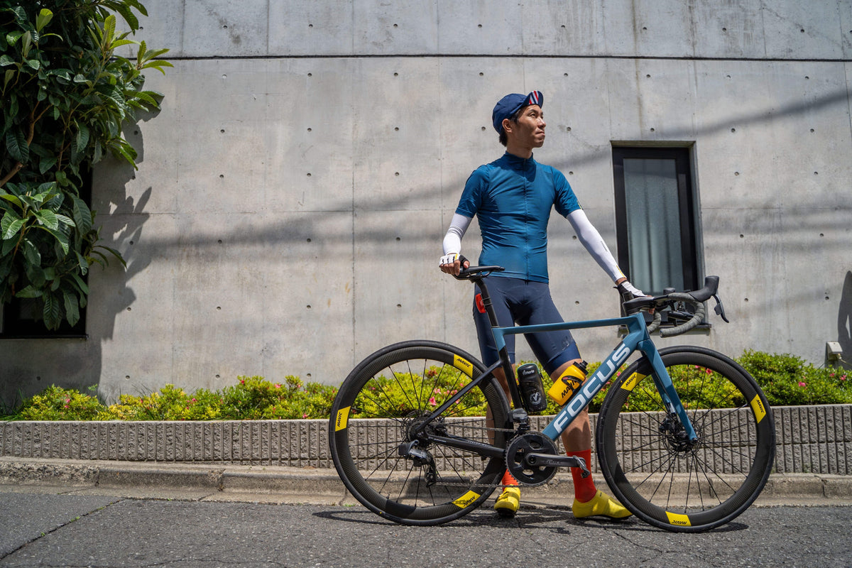 夏のライドを快適にするためのおすすめアイテム – MAVIC ブランド