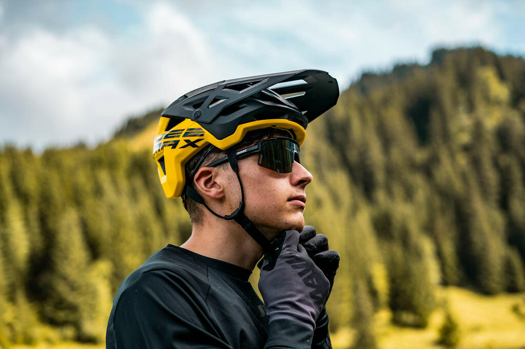 DEEMAX PRO MIPS - YELLOW / BLACK