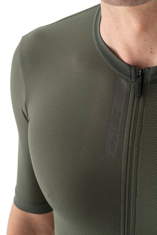 ESSENTIAL JERSEY ARMY GREEN/OLIVE