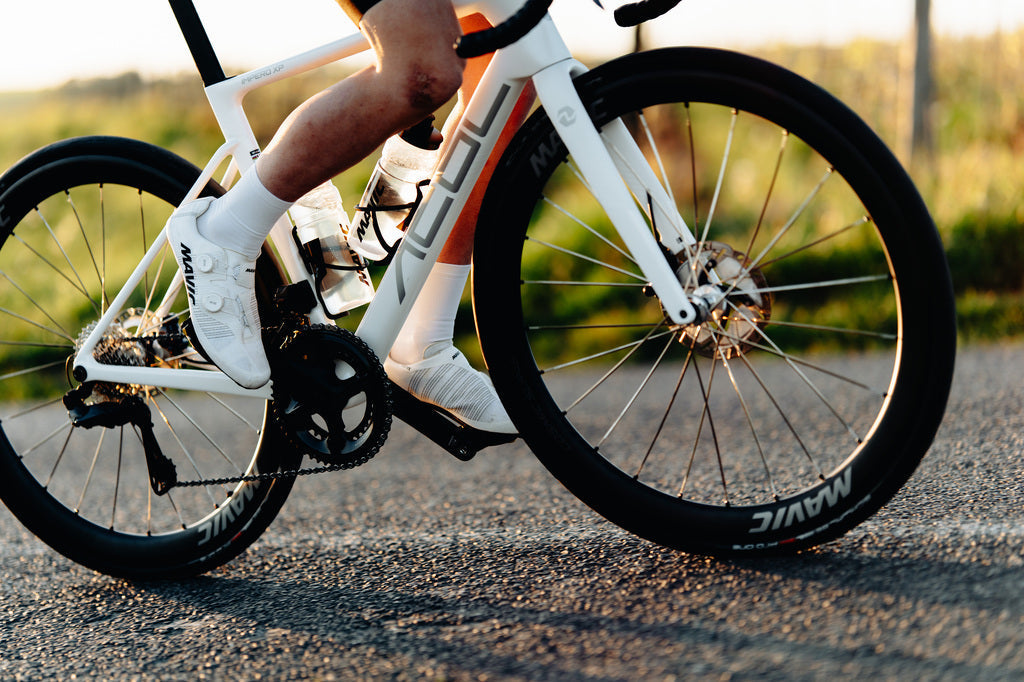 【COSMIC SLR45 SILVER】数量限定発売！足元からさらに輝く自転車へ