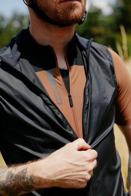 COSMIC WIND VEST - BLACK