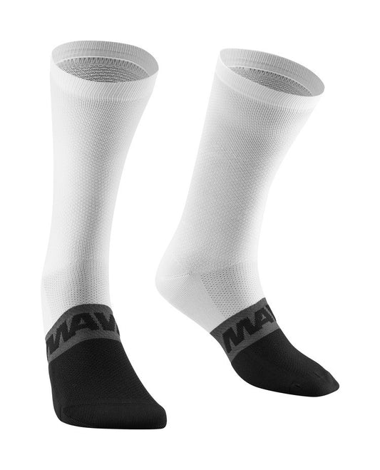ESSENTIAL HIGH SOCKS - WHITE