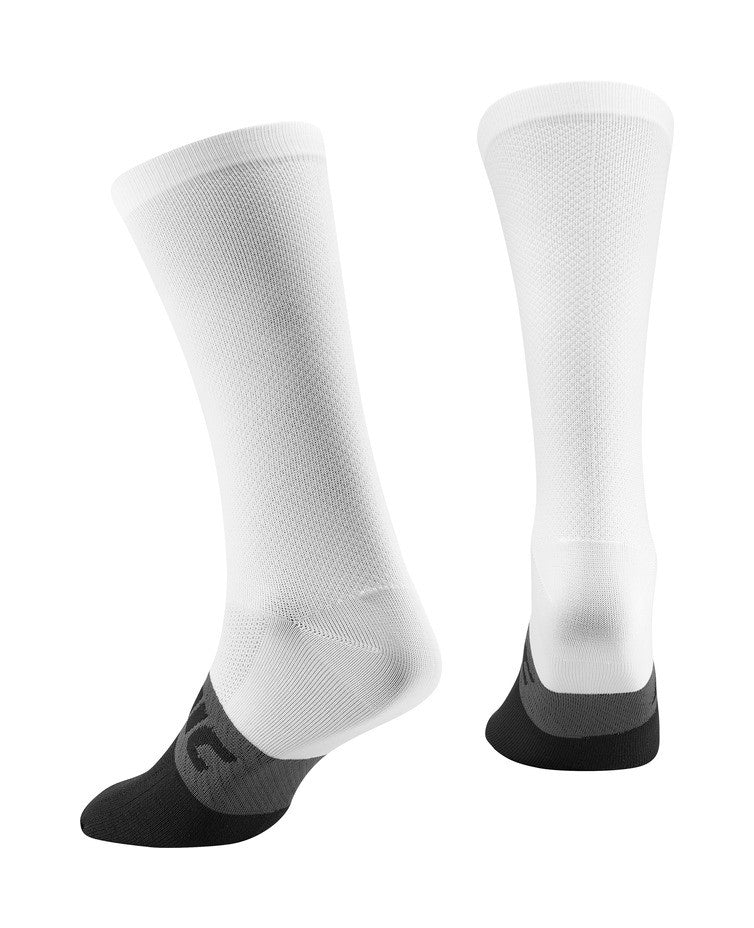 ESSENTIAL HIGH SOCKS - WHITE