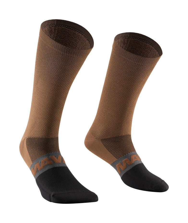 ESSENTIAL HIGH SOCKS - RUST