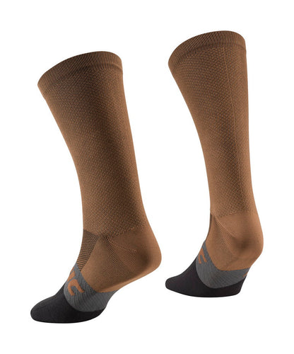 ESSENTIAL HIGH SOCKS - RUST