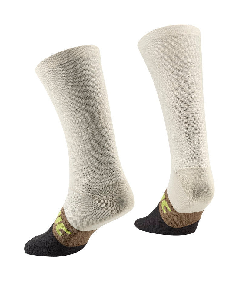 ESSENTIAL HIGH SOCKS - WHITE PEPPER