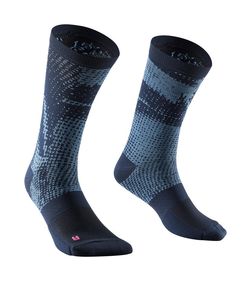 ESSENTIAL GRAPHIC SOCKS - DEEP BLUE